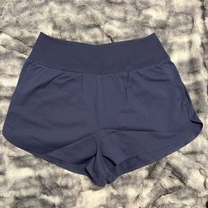 NWT UNI QLO Womens Ultra Stretch Active Running Shorts